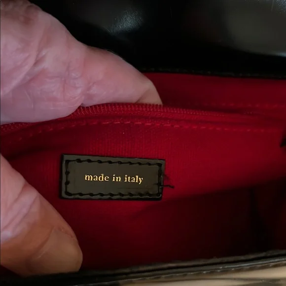 Vintage Kate Spade Black Leather Handbag with Minimalist Design - Picture 7 of 8